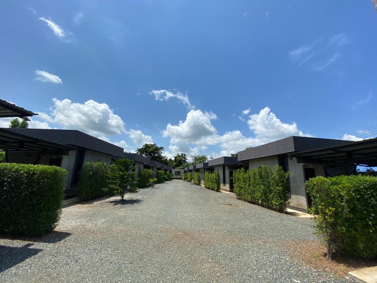 The Loft House Sakaeo Hotel Watthana Nakhon Exterior photo