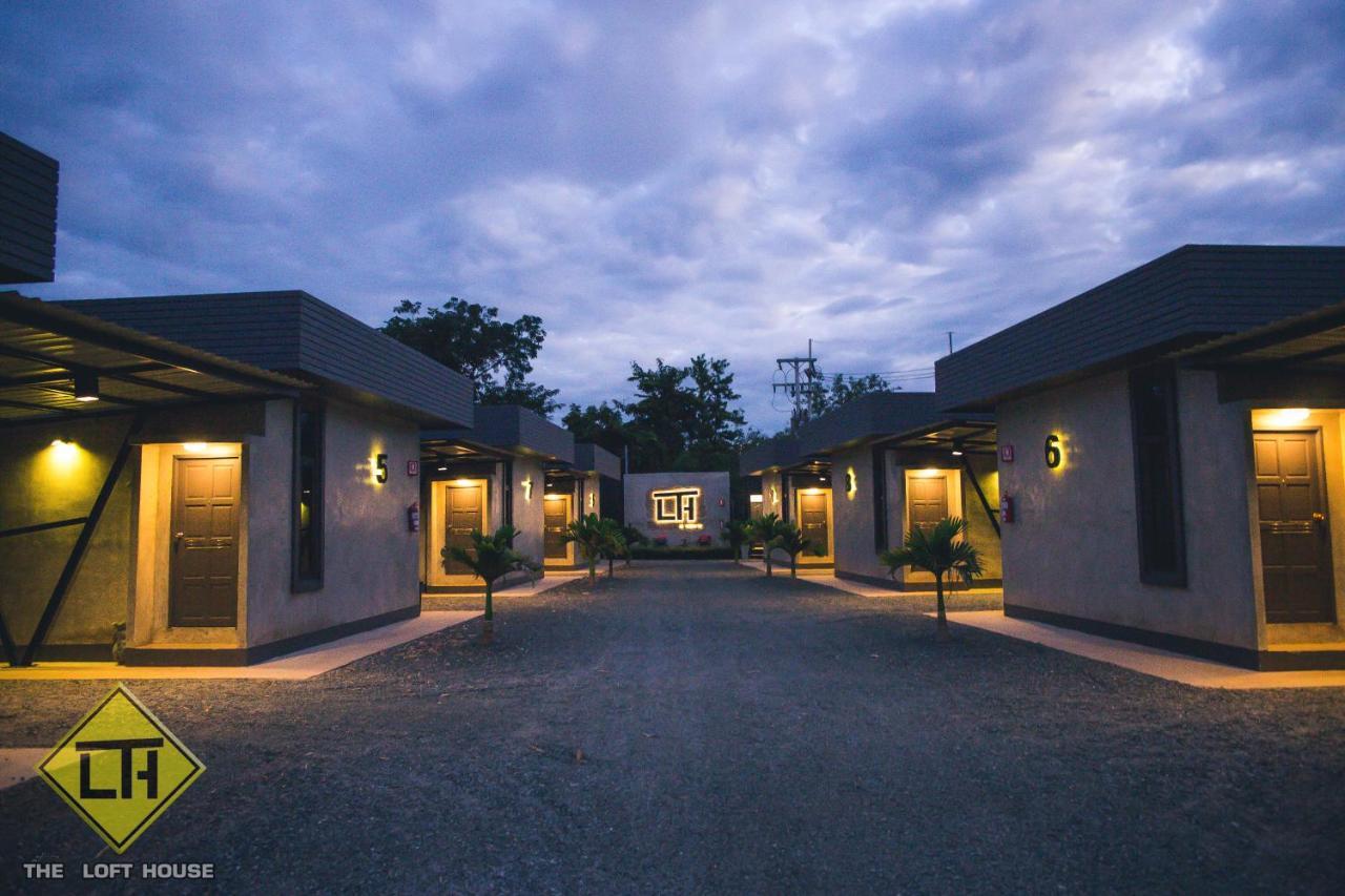 The Loft House Sakaeo Hotel Watthana Nakhon Exterior photo