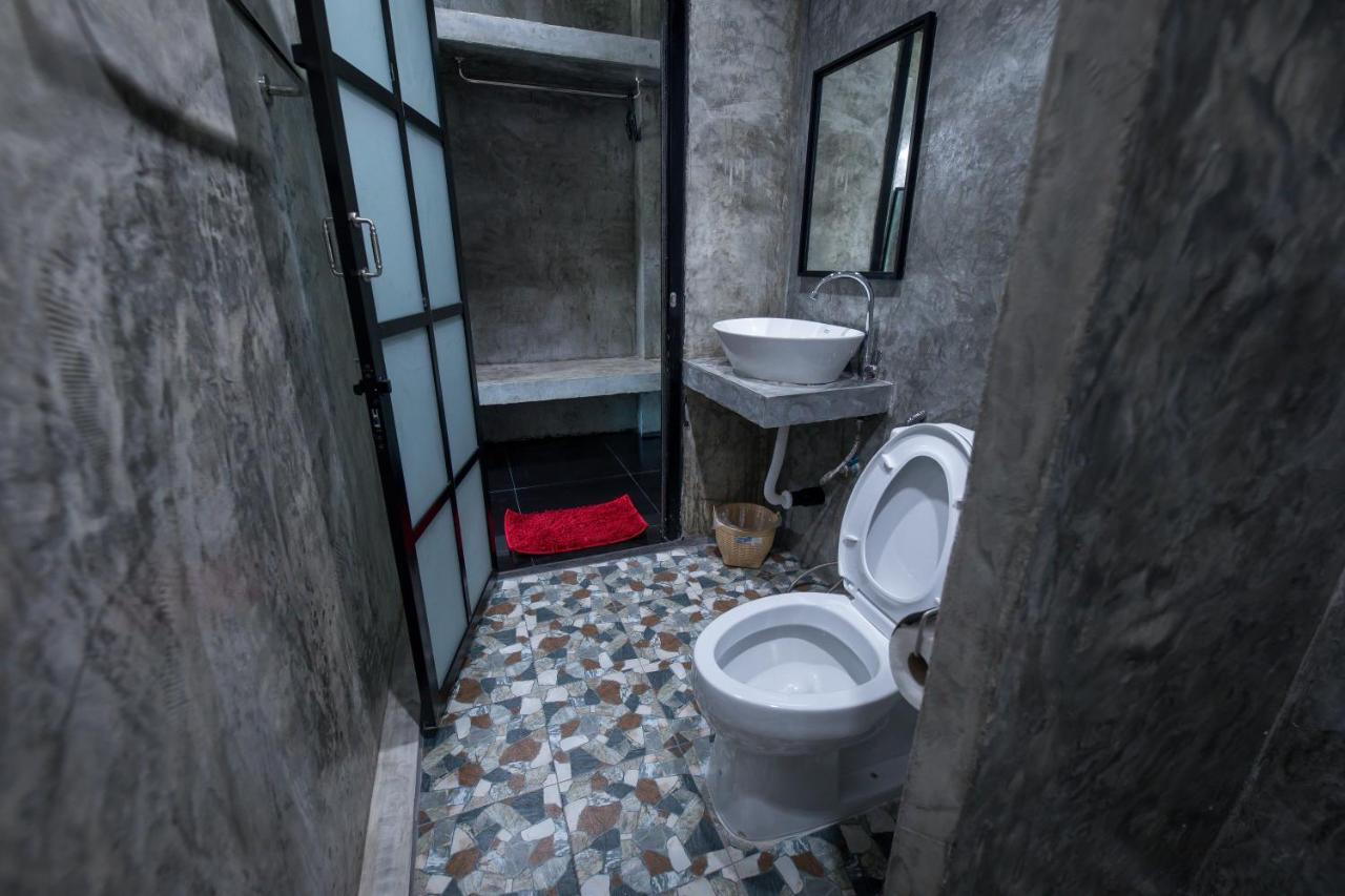 The Loft House Sakaeo Hotel Watthana Nakhon Exterior photo